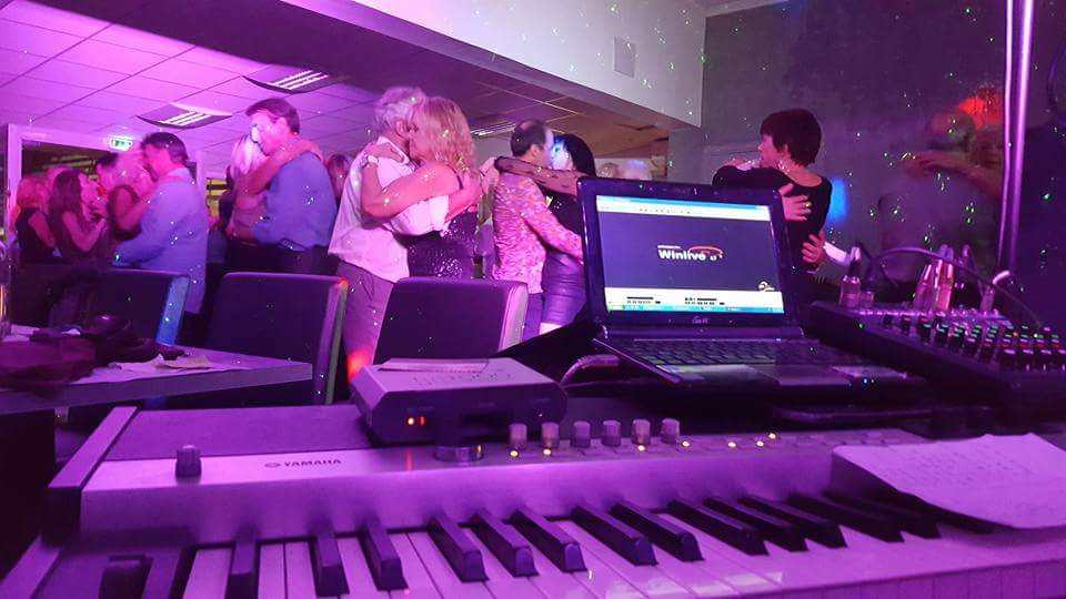Restaurant Dancing